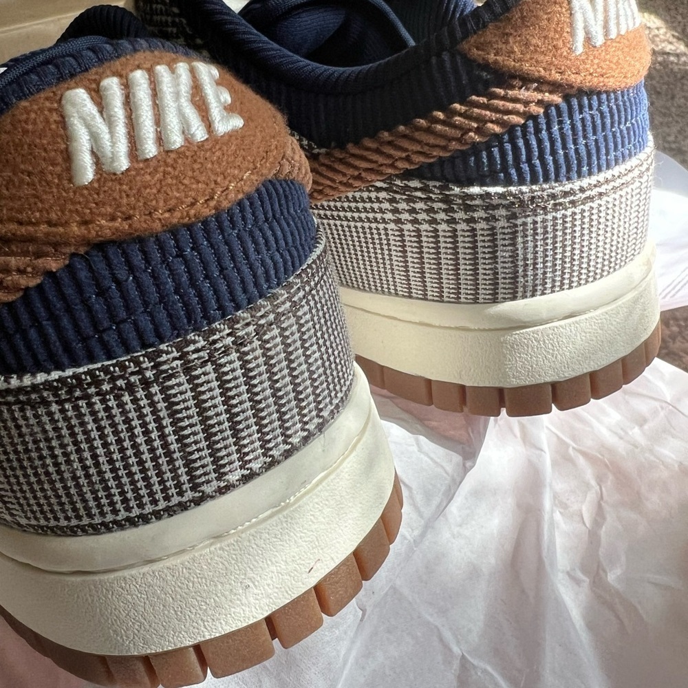 Nike Dunk Low Premium in Tweed Corduroy In Size Women’s Size 9 Men’s 7.5 - Picture 14 of 15